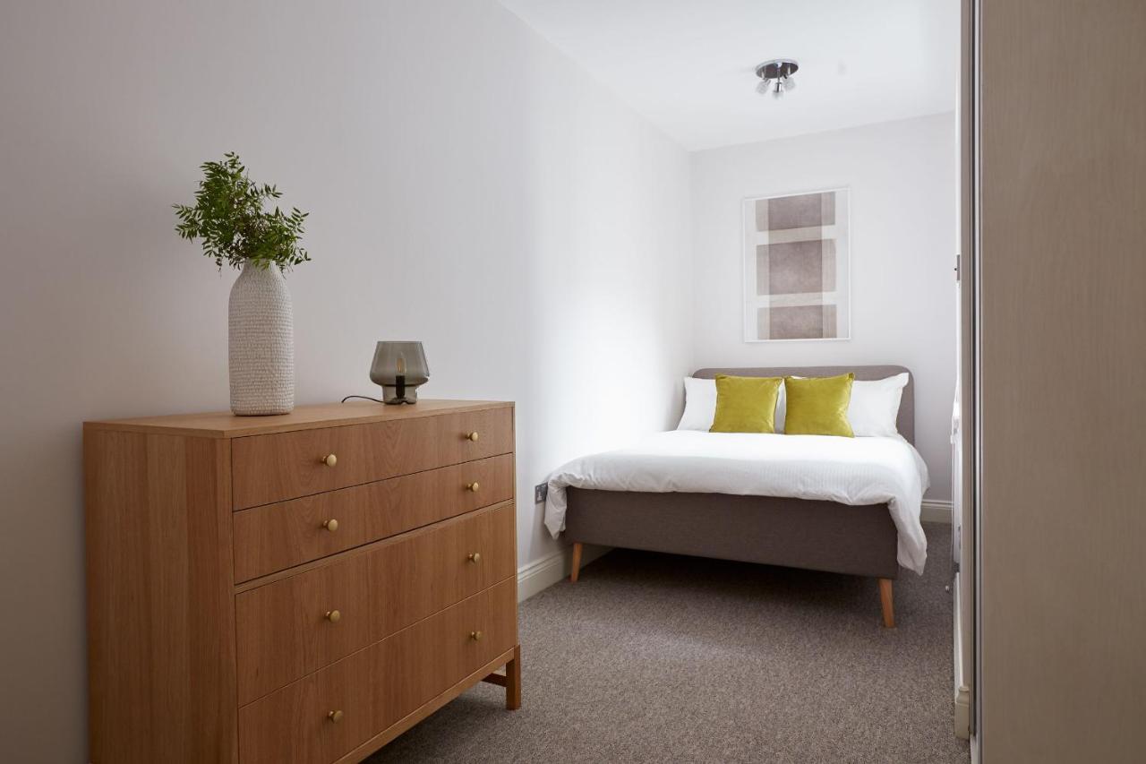 5vh Virginia House, 31 Bloomsbury Way * Londra